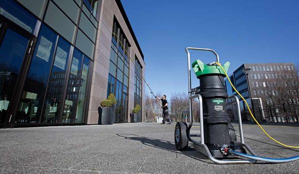 utilisations-systemes-de-nettoyage-avec-eau-pure.jpg.pagespeed.ce.AgqyIuvc1F